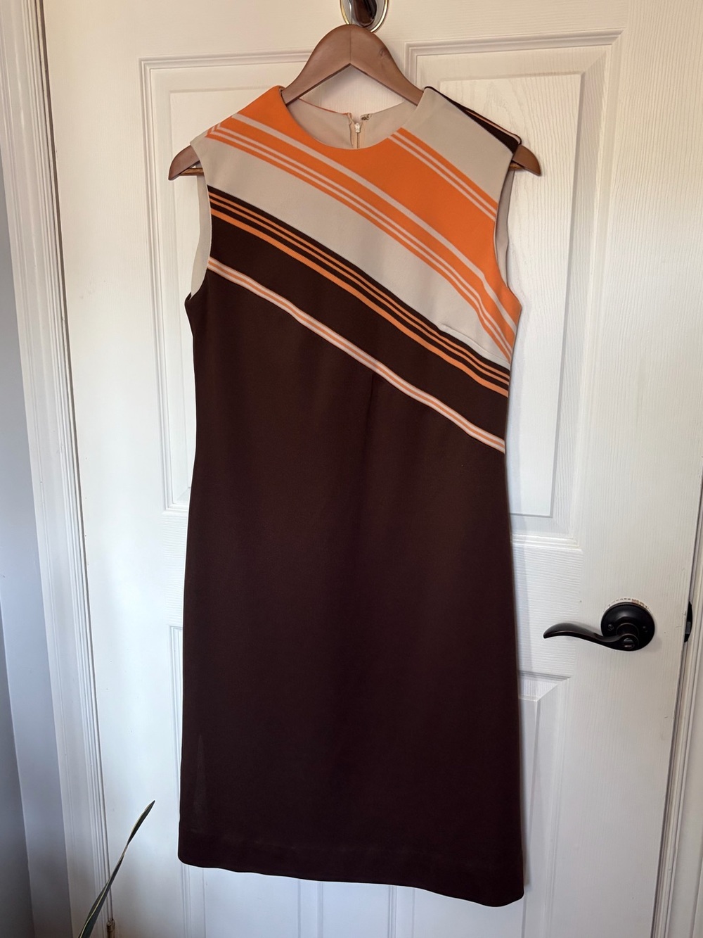 Vintage 1970s Sleeveless Brown and Orange Retro Stripe Shift Dress
